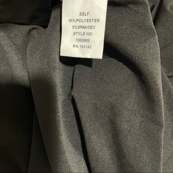 Black Sleeveless Jumpsuit - Picture 12 of 12